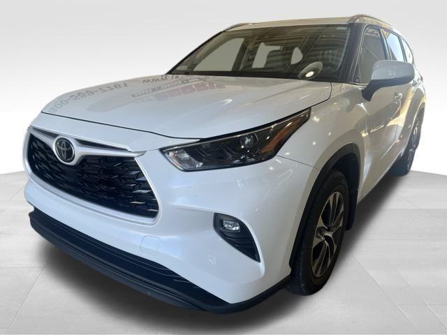 used 2022 Toyota Highlander car, priced at $36,000