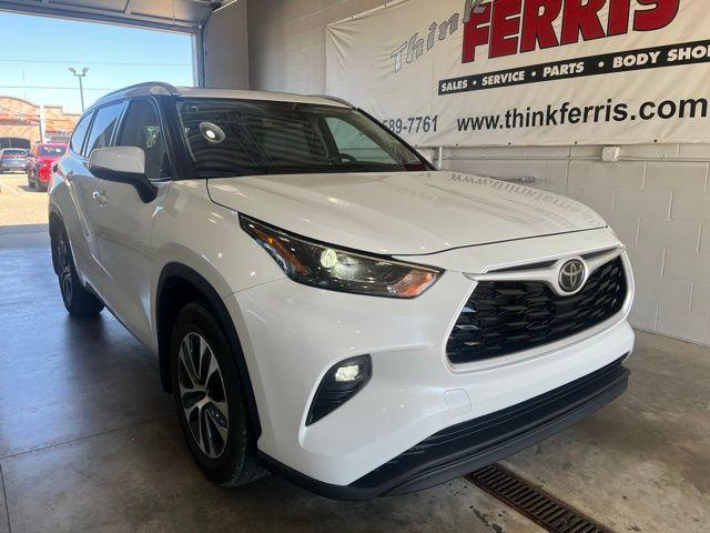 used 2022 Toyota Highlander car, priced at $36,000