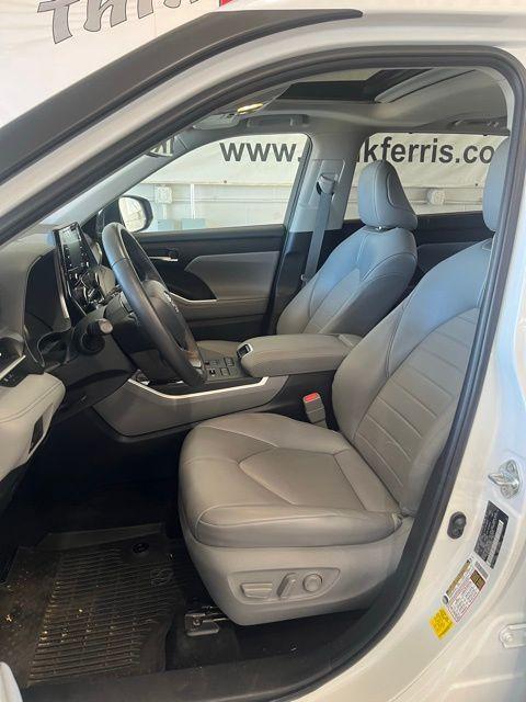 used 2022 Toyota Highlander car, priced at $36,000