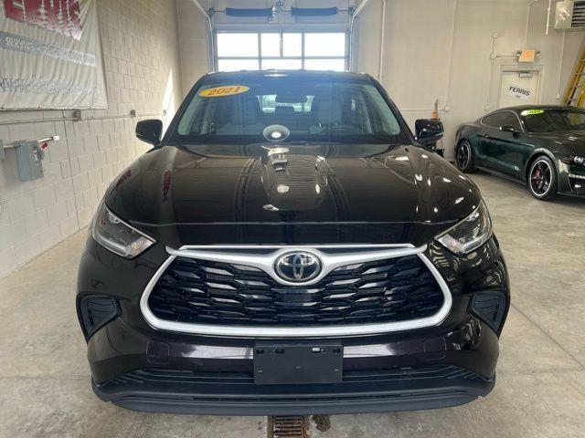 used 2021 Toyota Highlander car, priced at $27,900