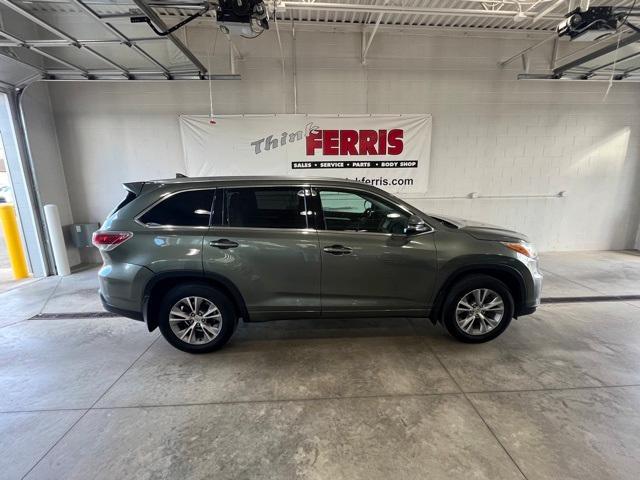 used 2014 Toyota Highlander car, priced at $16,000