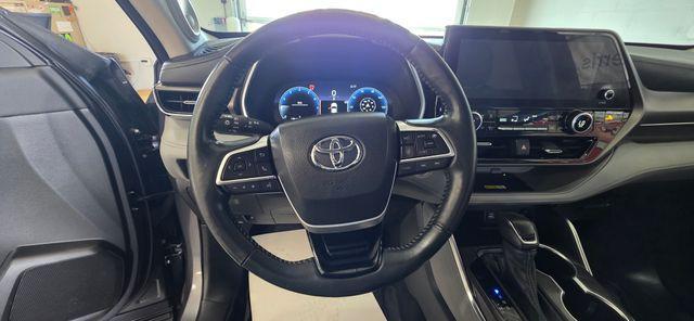 used 2023 Toyota Highlander car, priced at $37,956