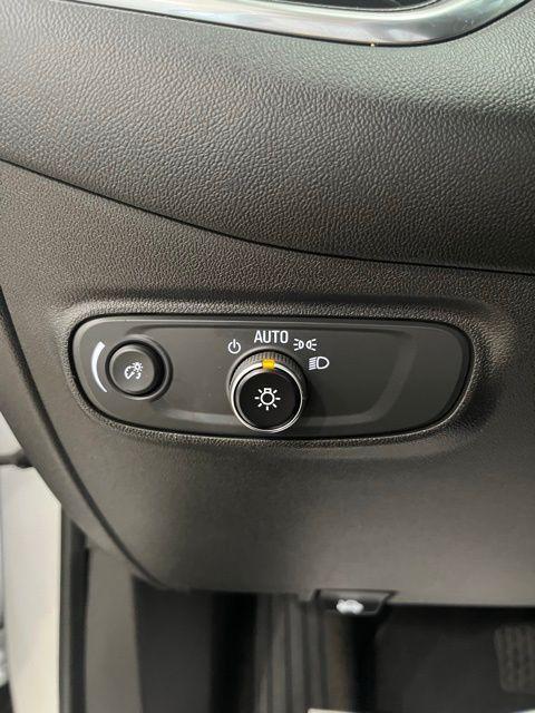 used 2022 Chevrolet Equinox car, priced at $24,742