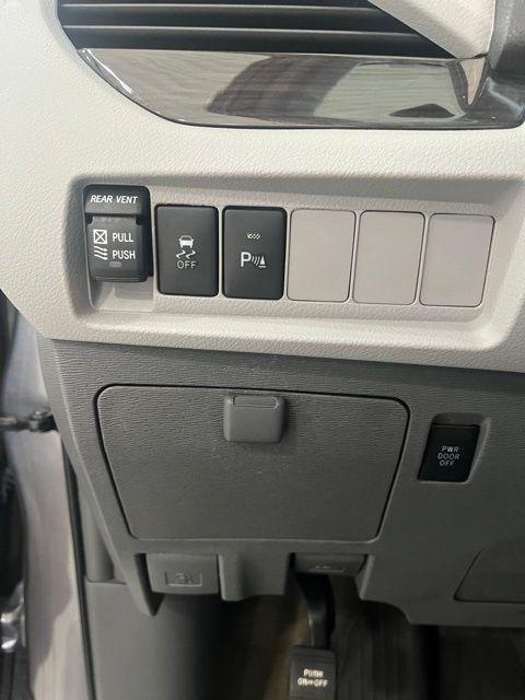 used 2018 Toyota Sienna car, priced at $26,550