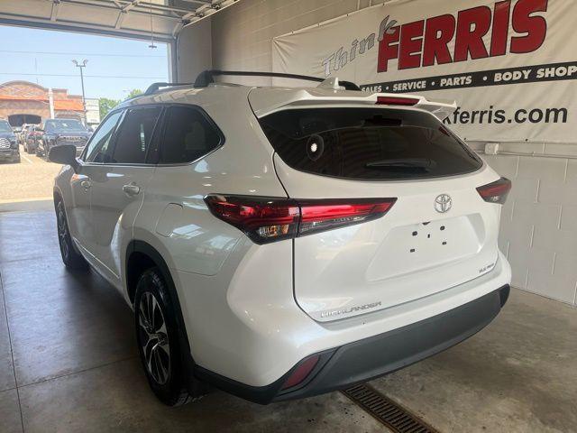 used 2022 Toyota Highlander car, priced at $38,950