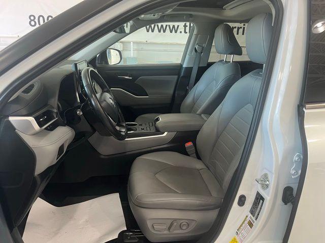 used 2022 Toyota Highlander car, priced at $38,950