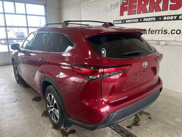 used 2022 Toyota Highlander car, priced at $35,799