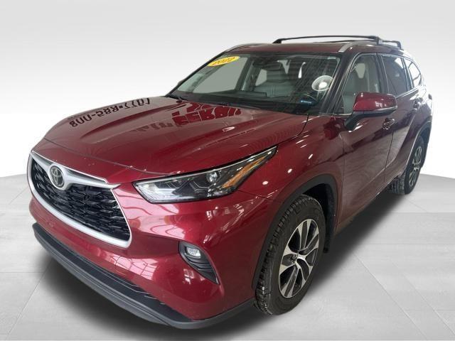 used 2022 Toyota Highlander car, priced at $35,799