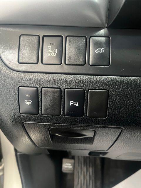 used 2014 Toyota Highlander car, priced at $13,950