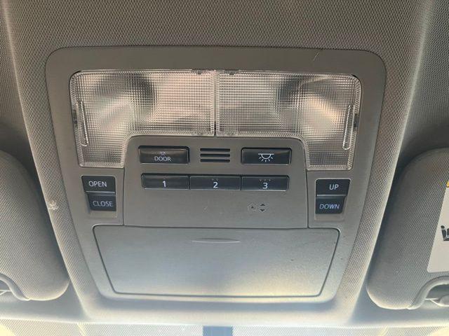 used 2014 Toyota Highlander car, priced at $13,950