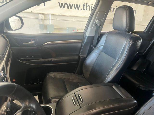 used 2014 Toyota Highlander car, priced at $13,950