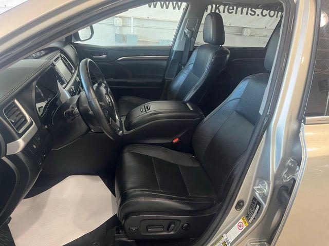 used 2014 Toyota Highlander car, priced at $13,950