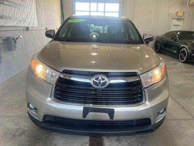 used 2014 Toyota Highlander car, priced at $13,950