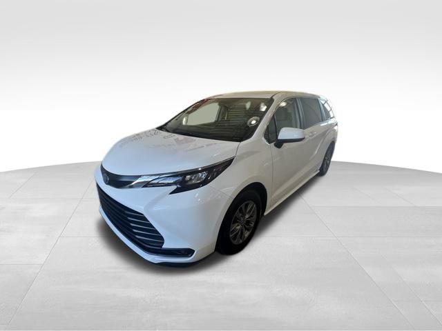 used 2024 Toyota Sienna car, priced at $39,900