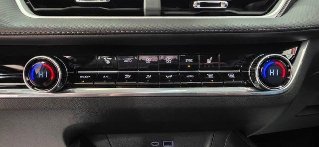 new 2026 Chevrolet Equinox car, priced at $33,518