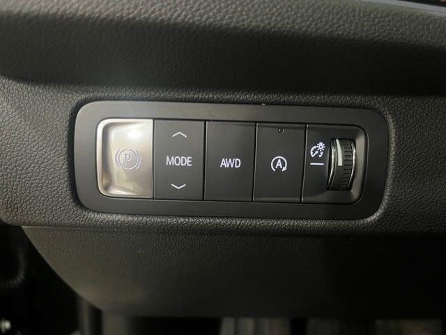 new 2025 Chevrolet Traverse car, priced at $50,045