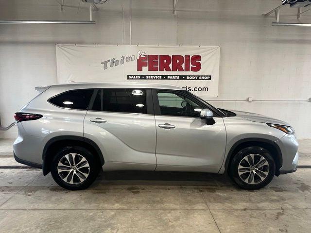 used 2024 Toyota Highlander car, priced at $41,997