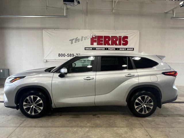 used 2024 Toyota Highlander car, priced at $41,997