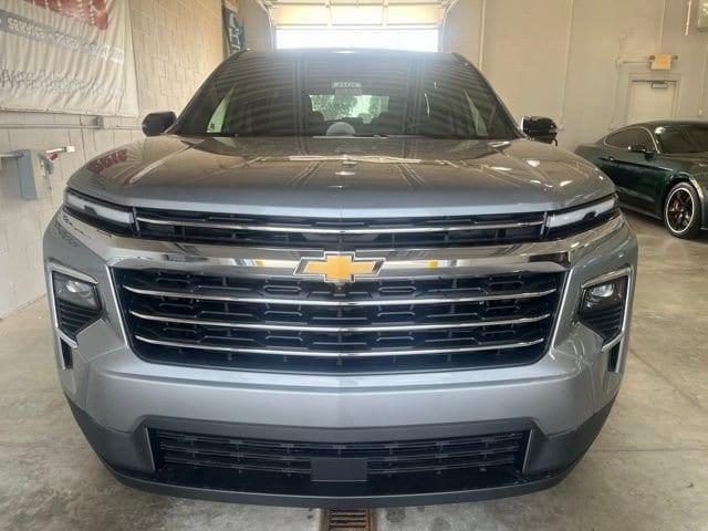 new 2025 Chevrolet Traverse car, priced at $42,045