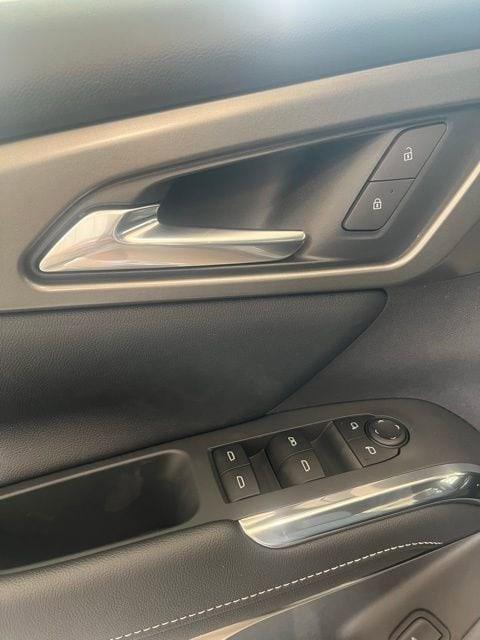 new 2025 Chevrolet Traverse car, priced at $42,045