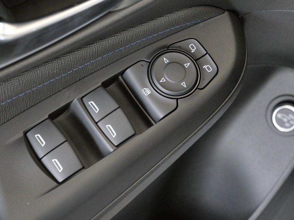 new 2025 Buick Envista car, priced at $30,125