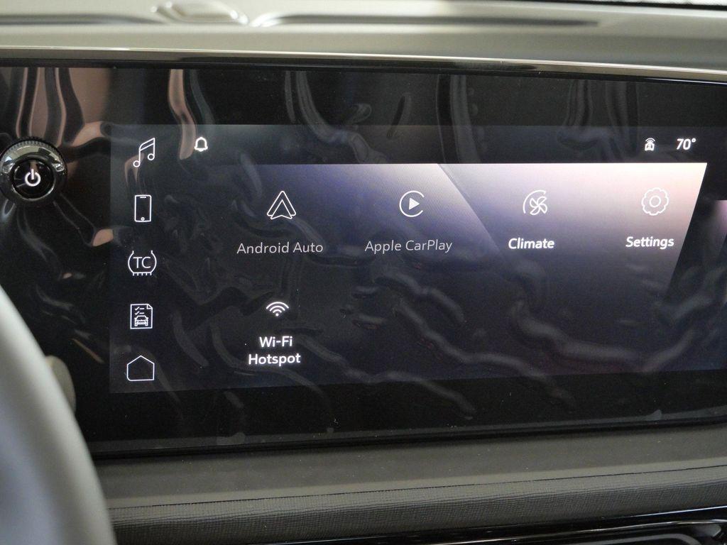 new 2025 Buick Envista car, priced at $30,125