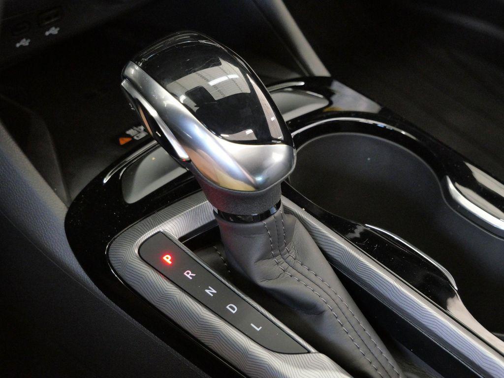 new 2025 Buick Envista car, priced at $30,125