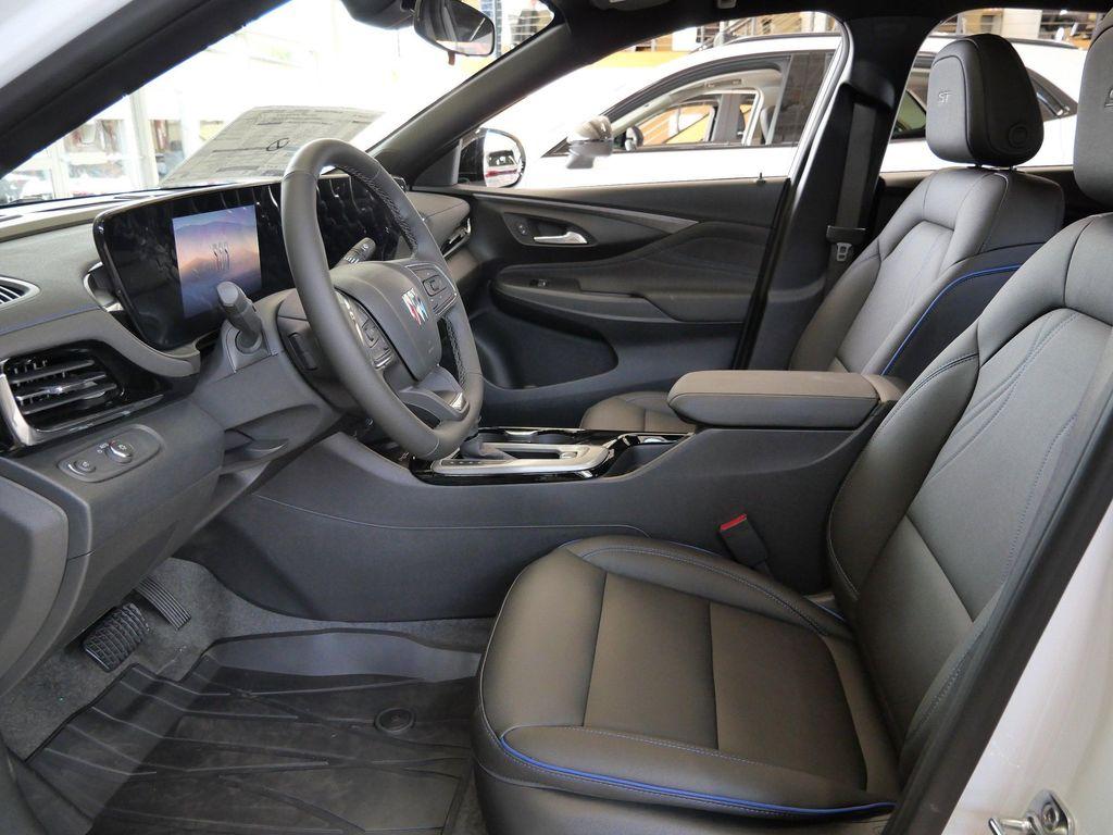 new 2025 Buick Envista car, priced at $30,125