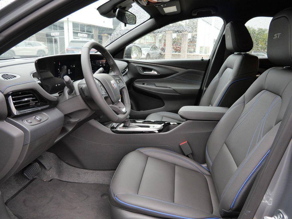 new 2025 Buick Envista car, priced at $29,400