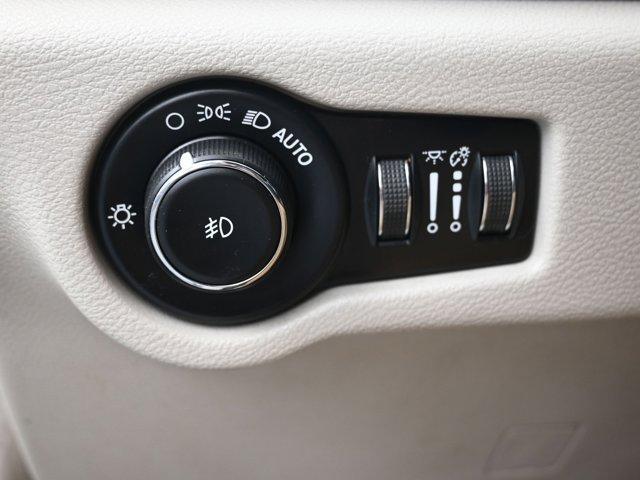 used 2020 Chrysler Pacifica car, priced at $14,995