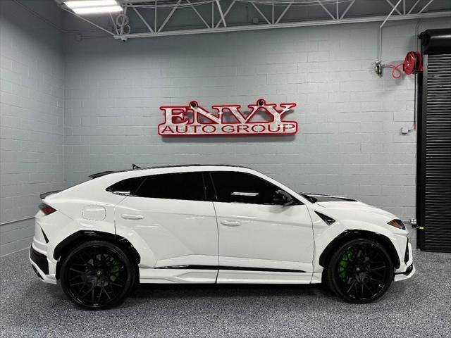 used 2022 Lamborghini Urus car, priced at $329,999