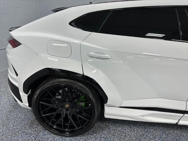 used 2022 Lamborghini Urus car, priced at $329,999