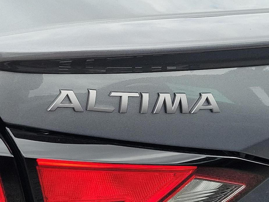 new 2025 Nissan Altima car, priced at $33,021