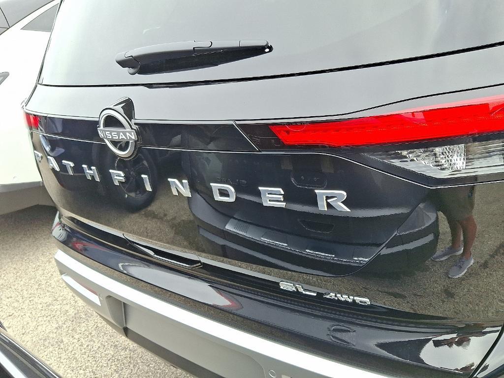 new 2025 Nissan Pathfinder car, priced at $43,811
