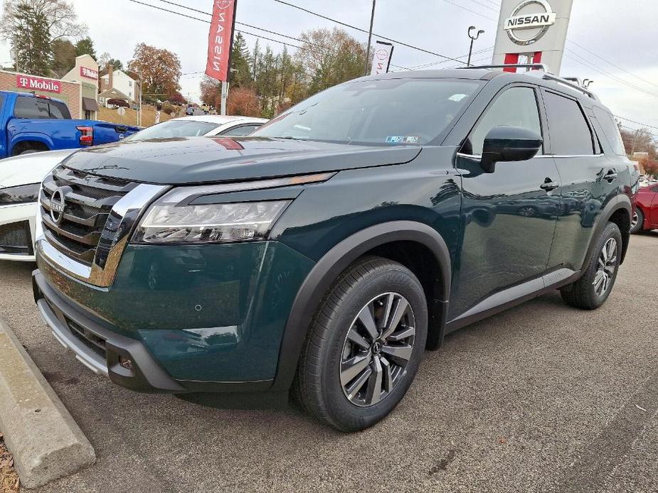 new 2024 Nissan Pathfinder car, priced at $46,801