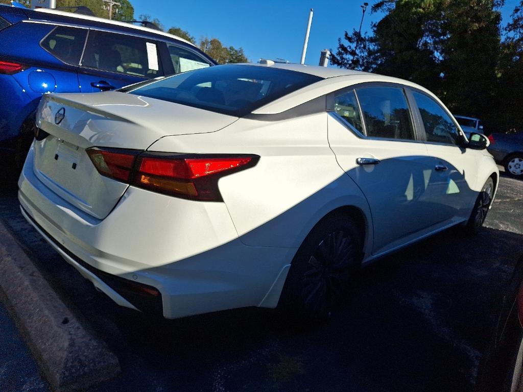 new 2025 Nissan Altima car, priced at $28,958