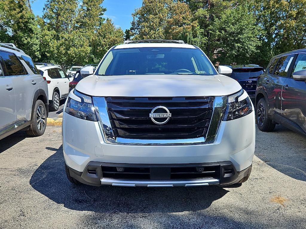 new 2025 Nissan Pathfinder car, priced at $49,732