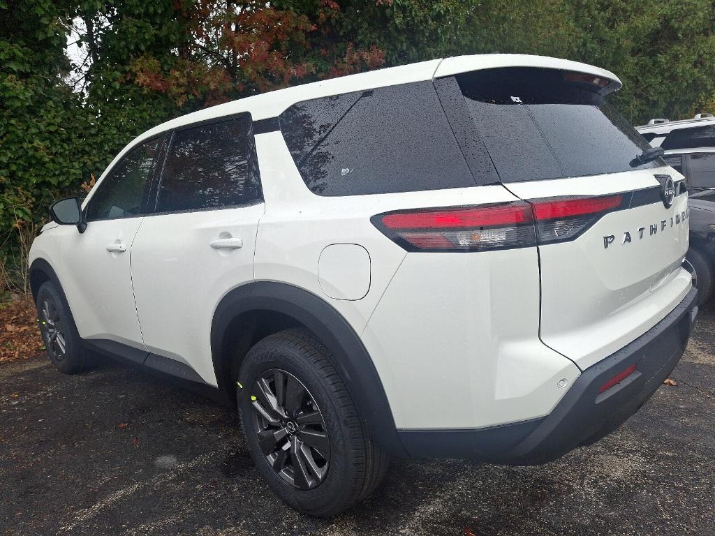 new 2025 Nissan Pathfinder car, priced at $40,311