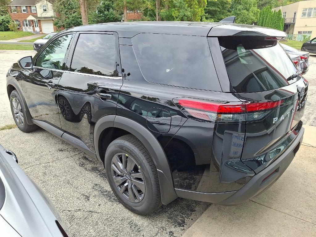 new 2025 Nissan Pathfinder car, priced at $37,781