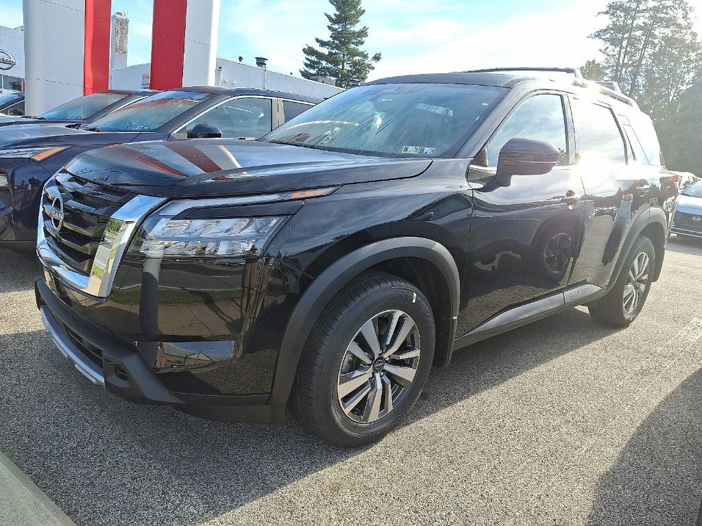new 2025 Nissan Pathfinder car, priced at $42,825