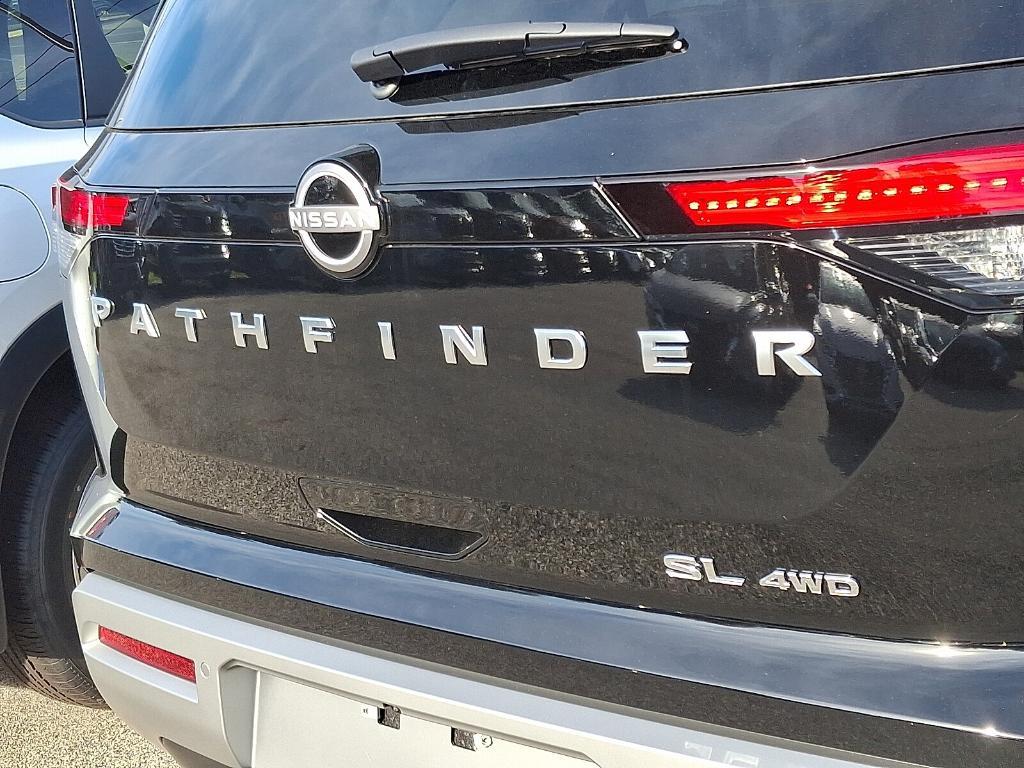 new 2025 Nissan Pathfinder car, priced at $43,525