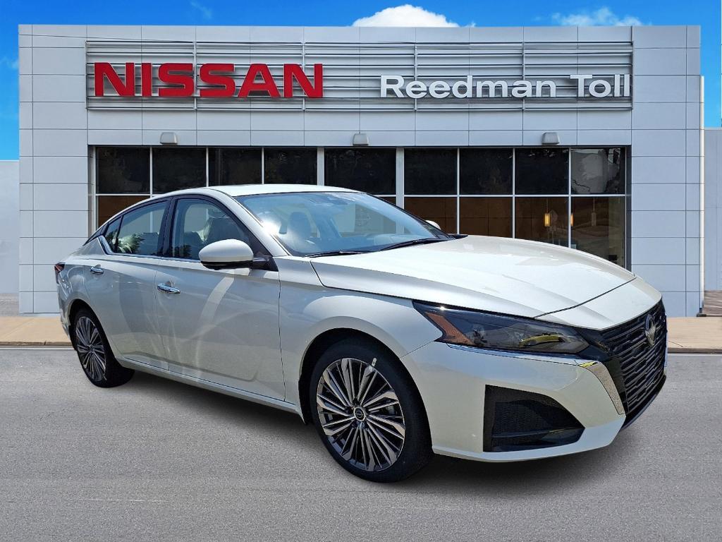 new 2025 Nissan Altima car, priced at $35,780