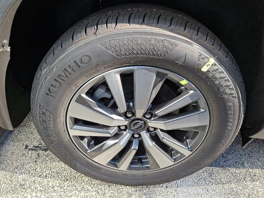 new 2025 Nissan Pathfinder car, priced at $43,595