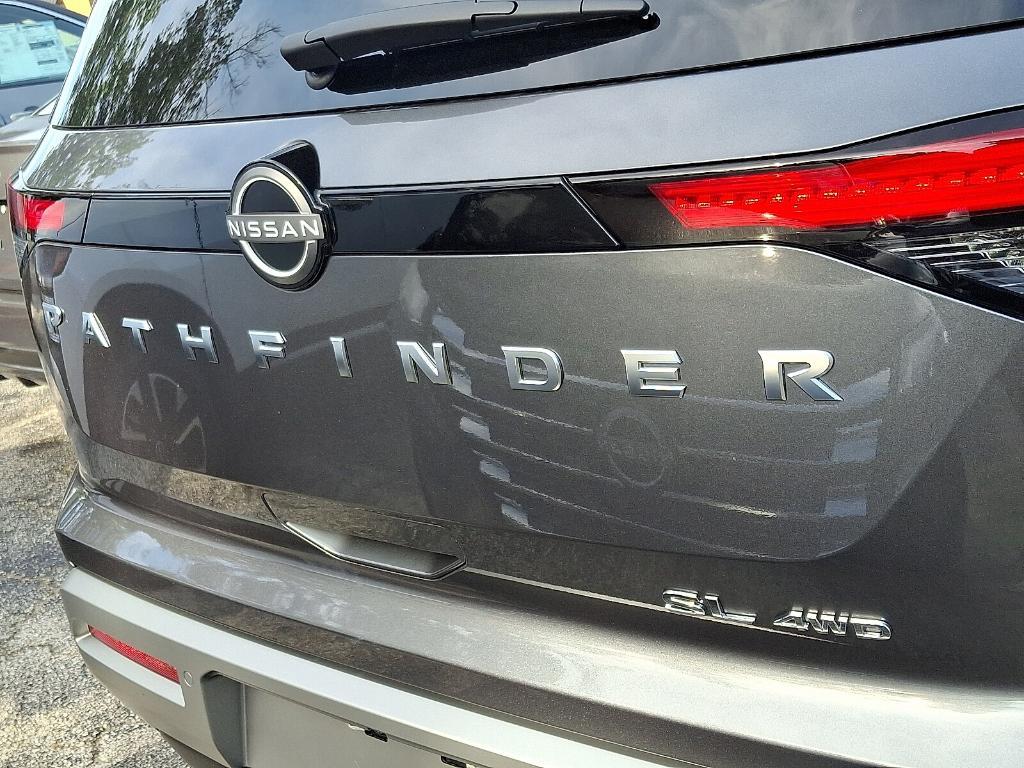 new 2025 Nissan Pathfinder car, priced at $42,825