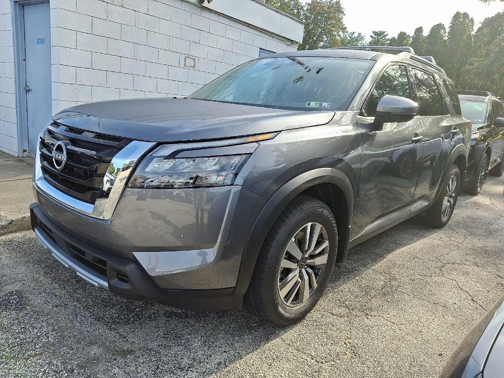 new 2025 Nissan Pathfinder car, priced at $42,825