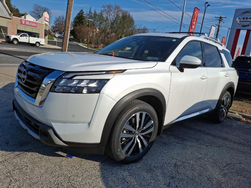 new 2025 Nissan Pathfinder car, priced at $51,762