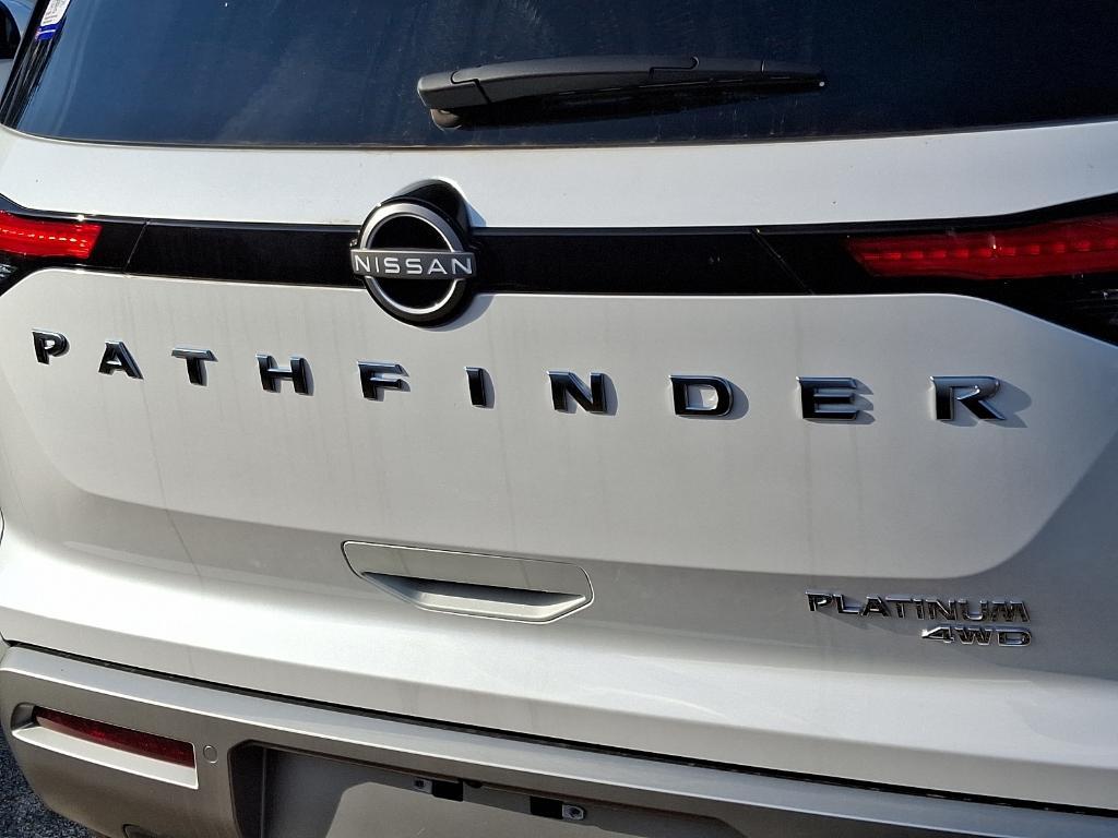 new 2025 Nissan Pathfinder car, priced at $51,762