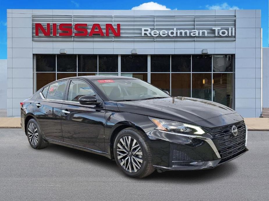 used 2023 Nissan Altima car, priced at $22,999