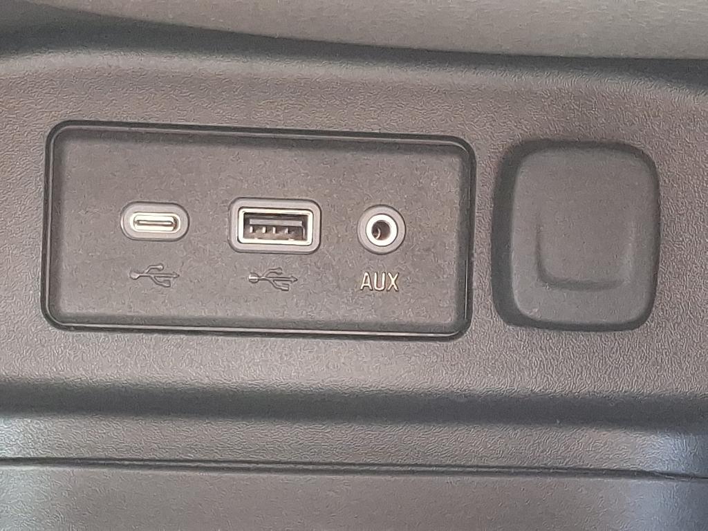 used 2023 Chevrolet Equinox car, priced at $27,500