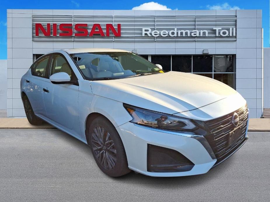 used 2023 Nissan Altima car, priced at $23,999